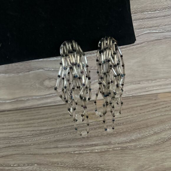 Clip on beaded dangle 1980s earrings - Picture 4 of 5